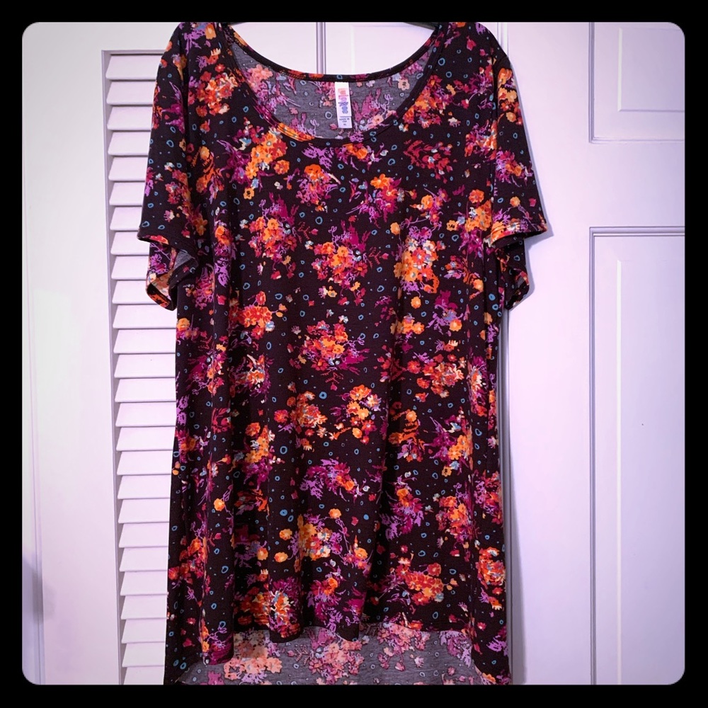 LulaRoe Classic T